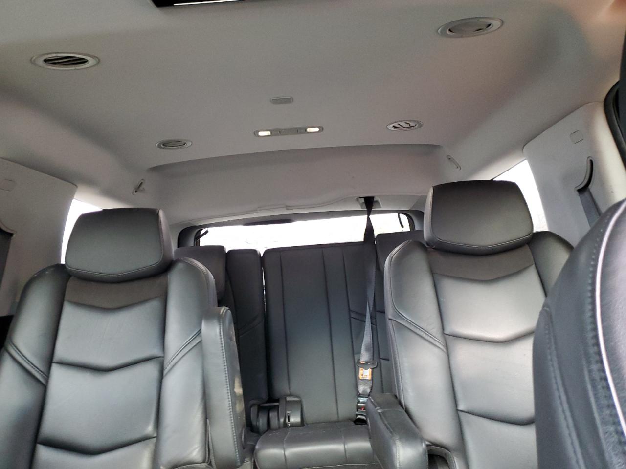 2018 Cadillac Escalade - Image 10