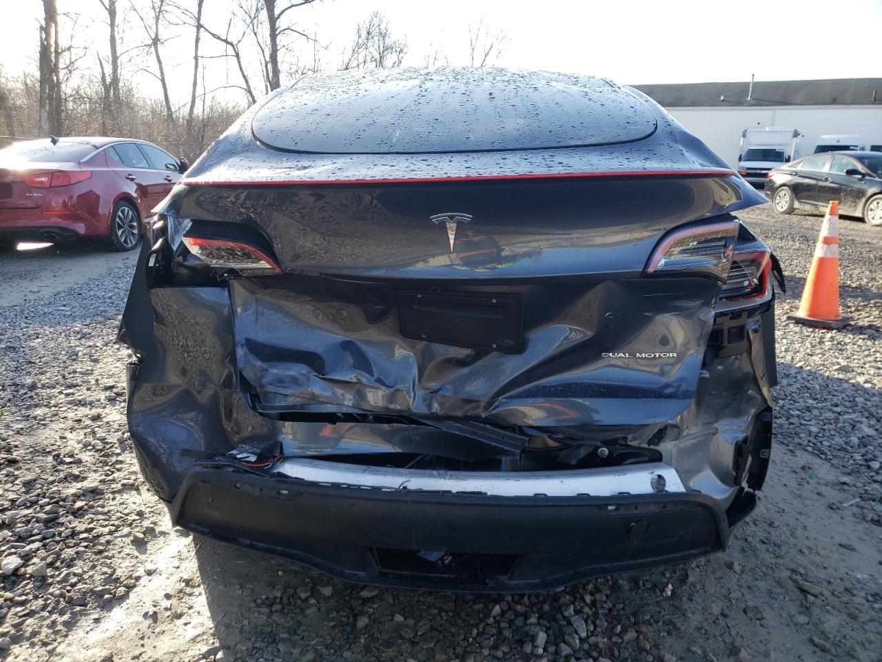 7SAYGAEE7PF964229 TESLA MODEL Y 2023