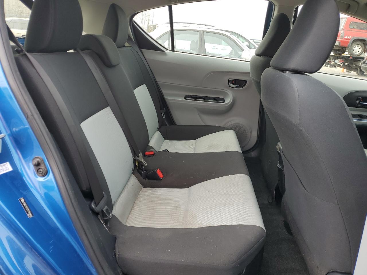 2013 Toyota Prius - Image 10