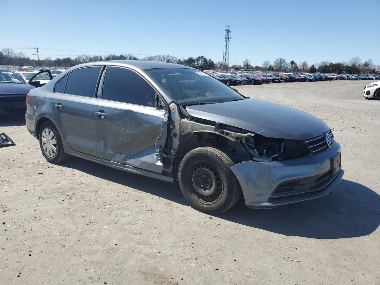 2015 Volkswagen Jetta - Image 4