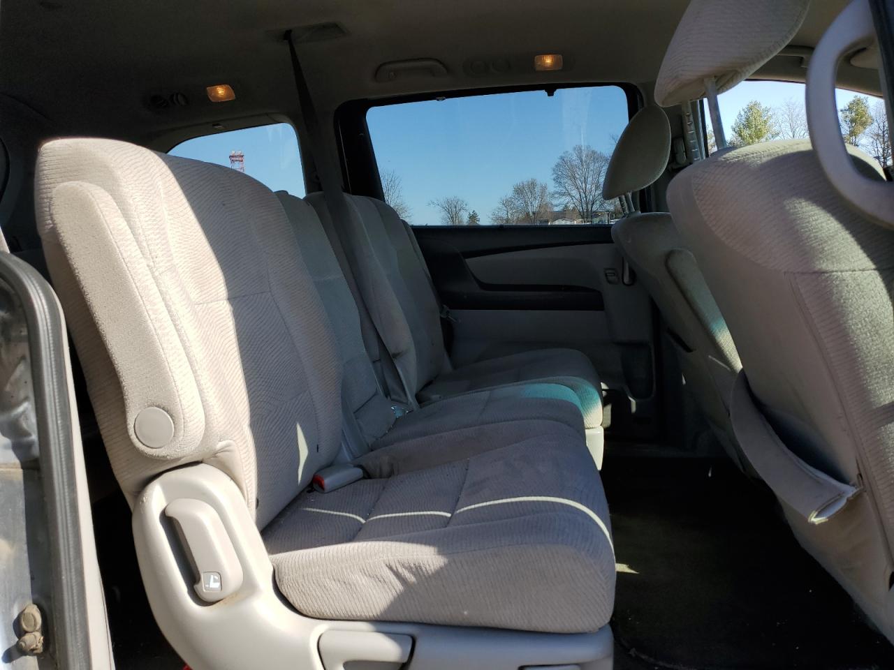 2012 Honda Odyssey - Image 11