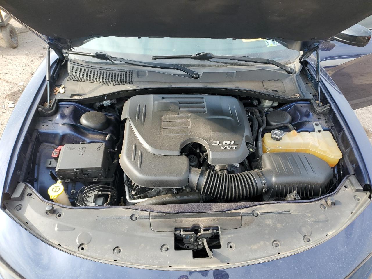 2016 Dodge Charger - Image 11