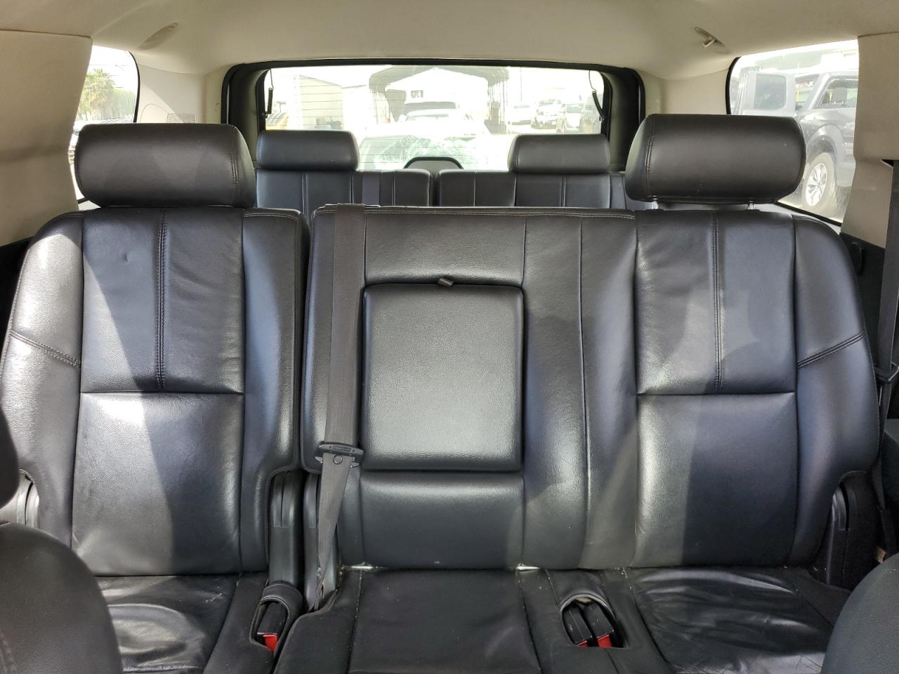 2010 Chevrolet Tahoe - Image 10