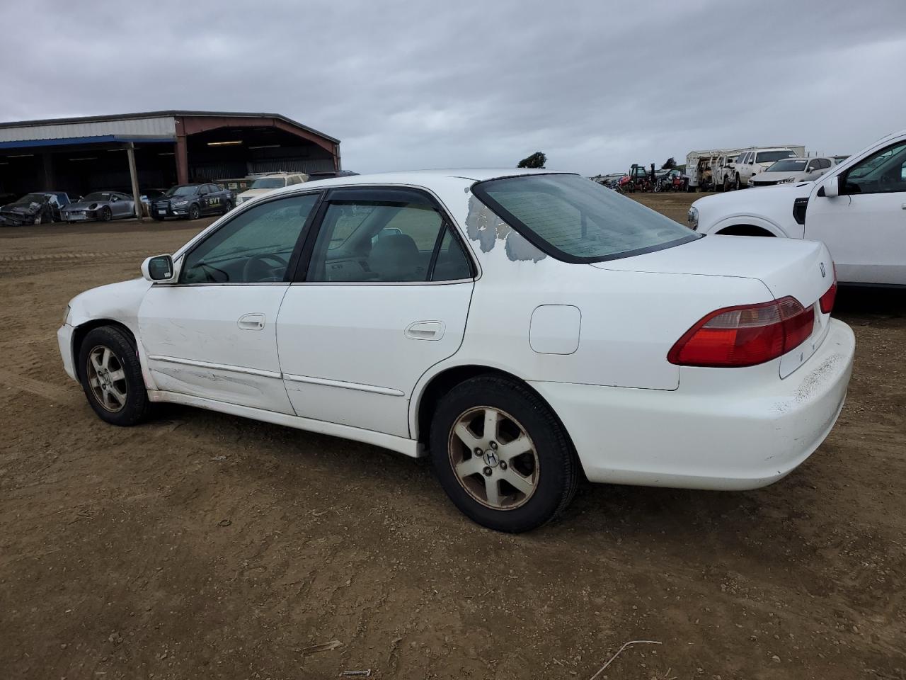 2000 Honda Accord - Image 2