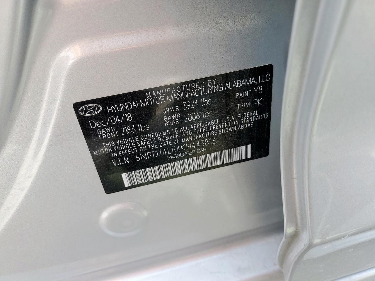 2019 Hyundai Elantra - Image 12
