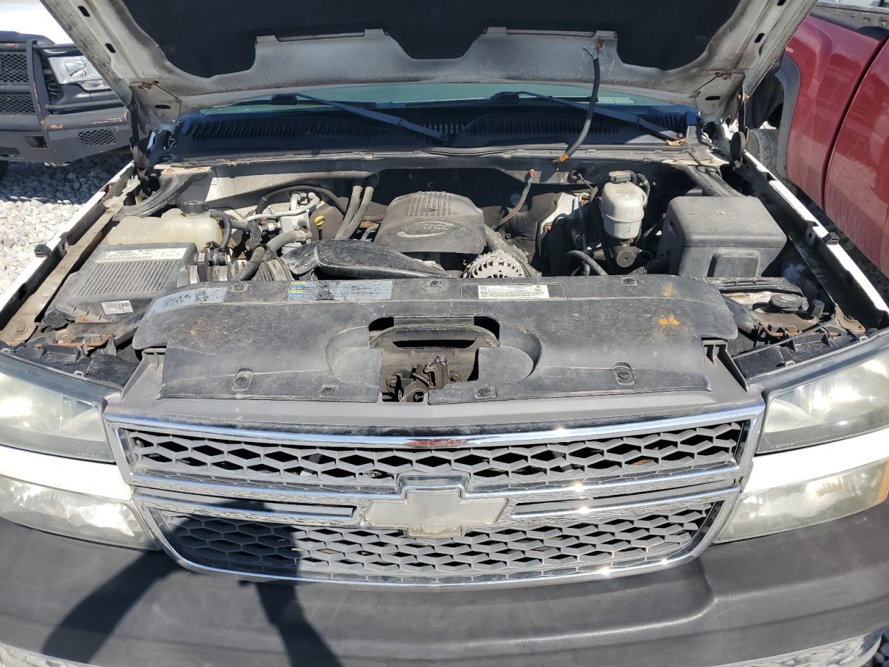 2005 Chevrolet Silverado - Image 11