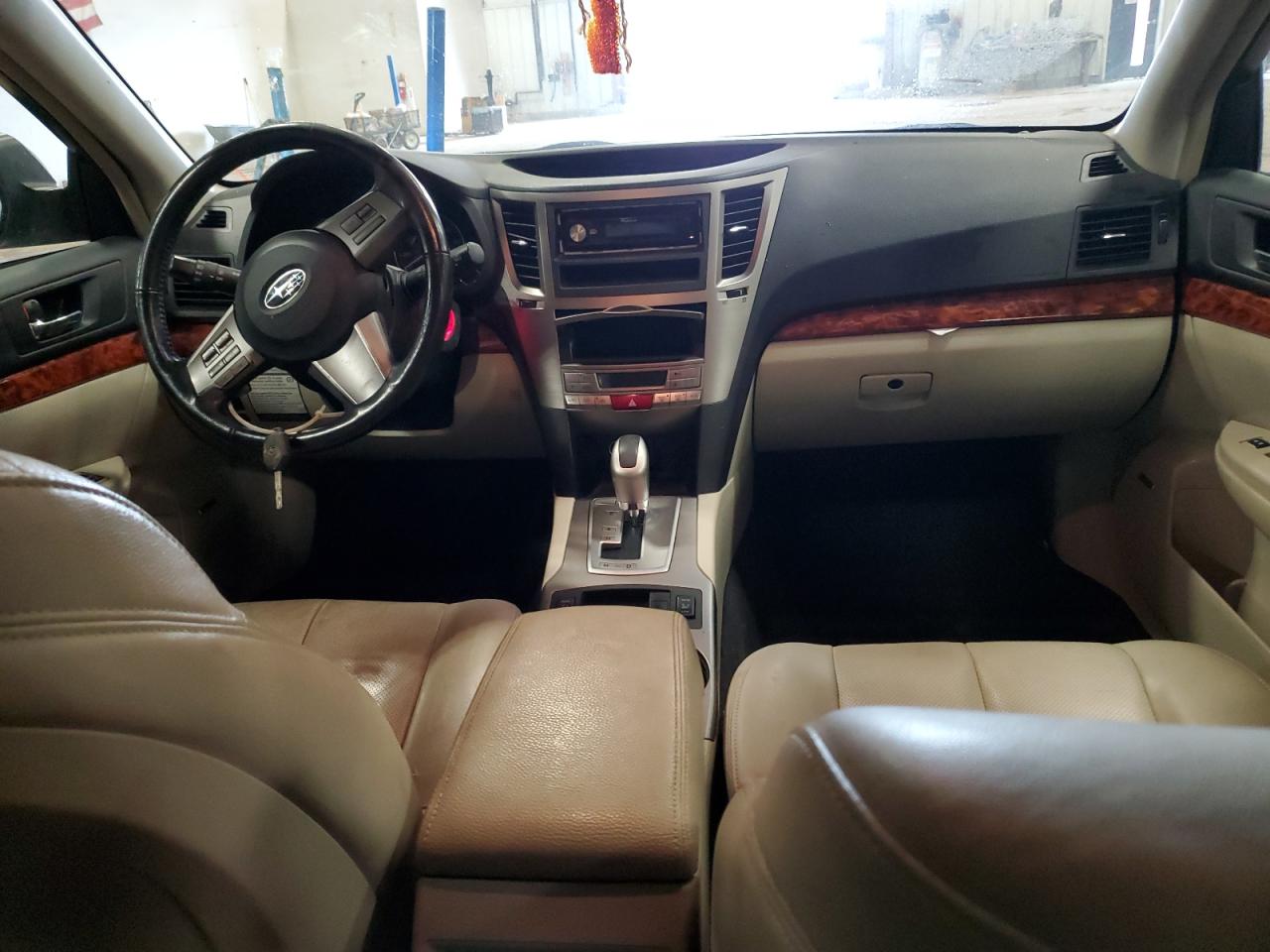 2010 Subaru Outback - Image 8