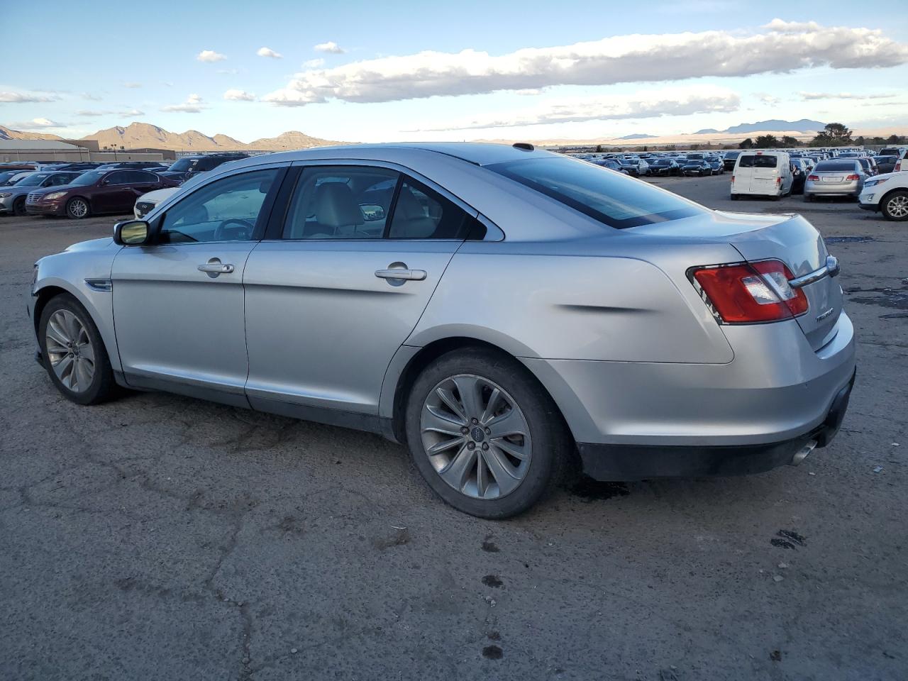 2011 Ford Taurus - Image 2