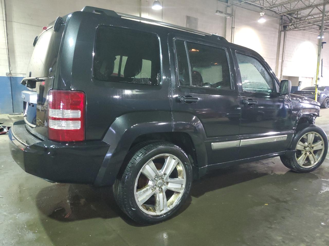 2012 Jeep Liberty (North America) - Image 3