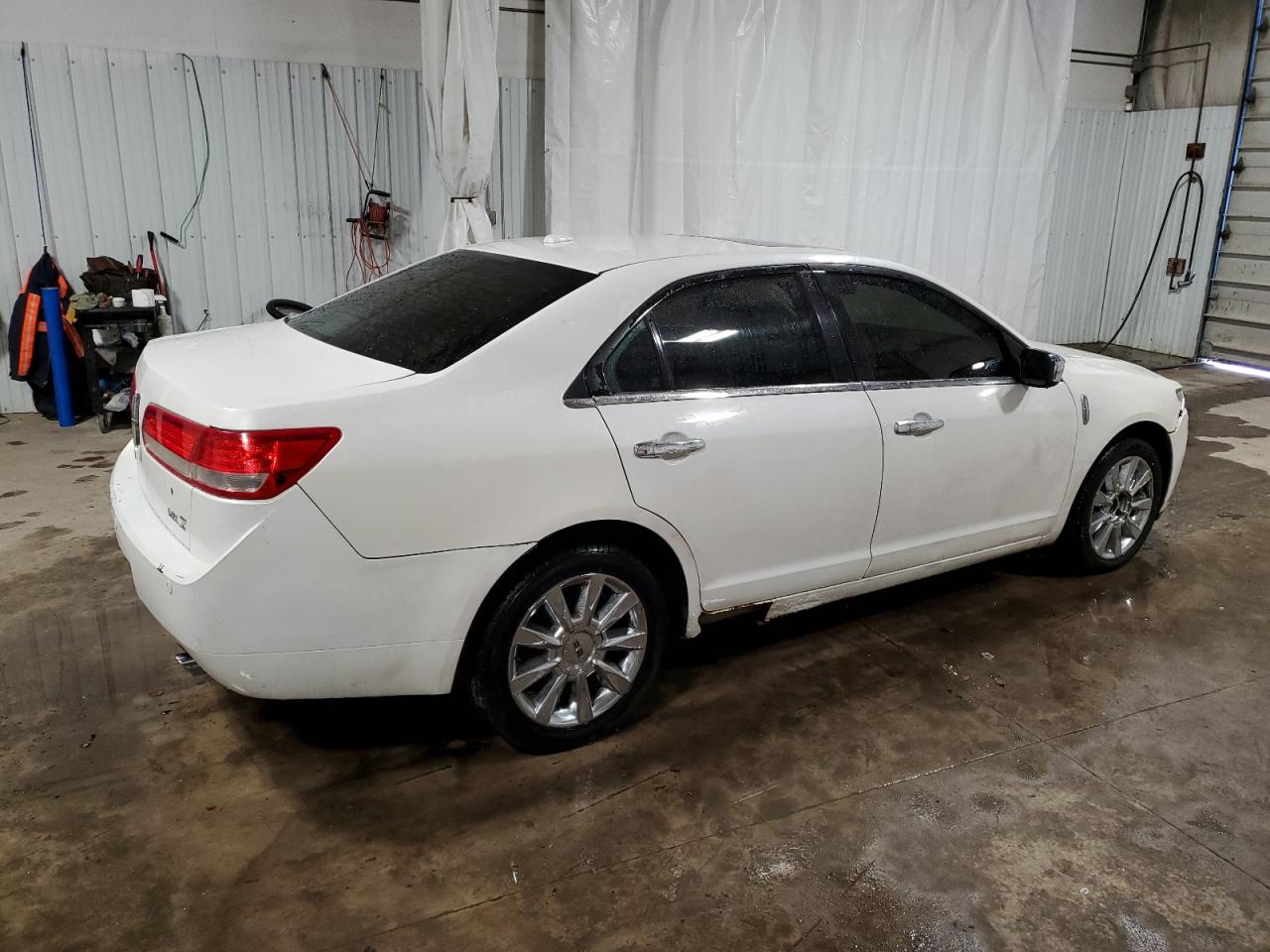 2010 Lincoln MKZ - Image 3