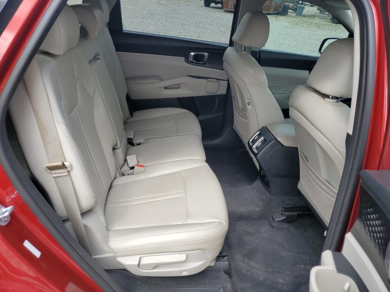 2021 Kia Sorento - Image 11