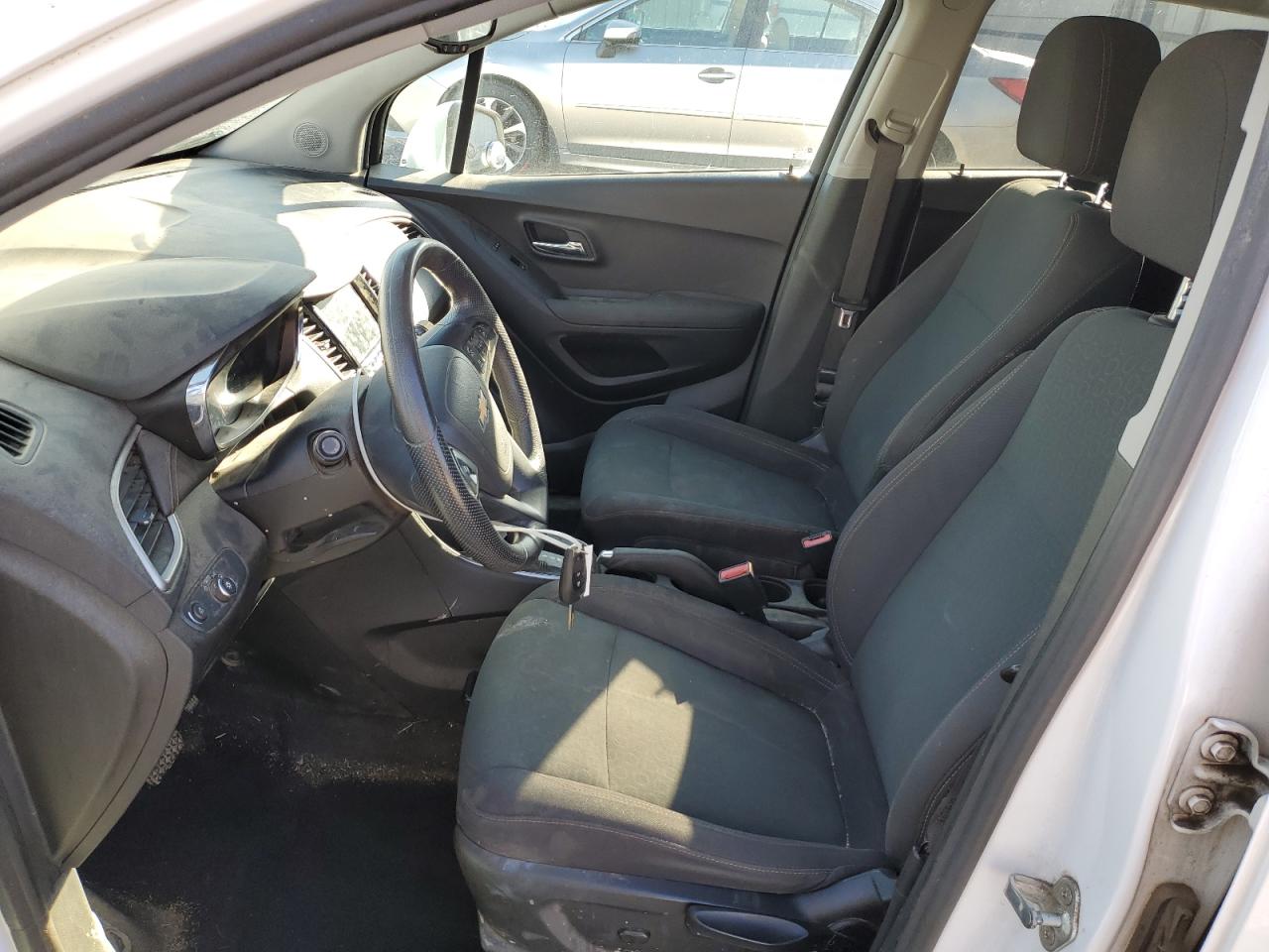3GNCJKSB9KL373765 CHEVROLET TRAX 2019