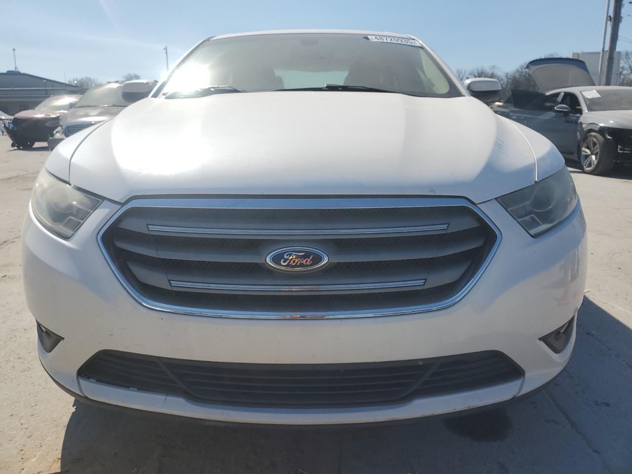 2014 Ford Taurus - Image 5