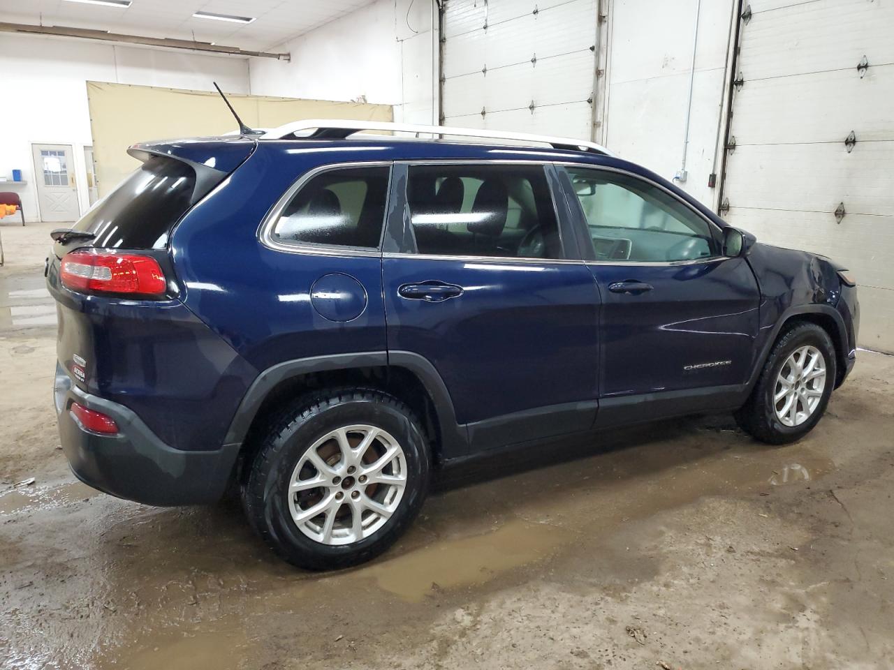 2016 Jeep Grand Cherokee - Image 3
