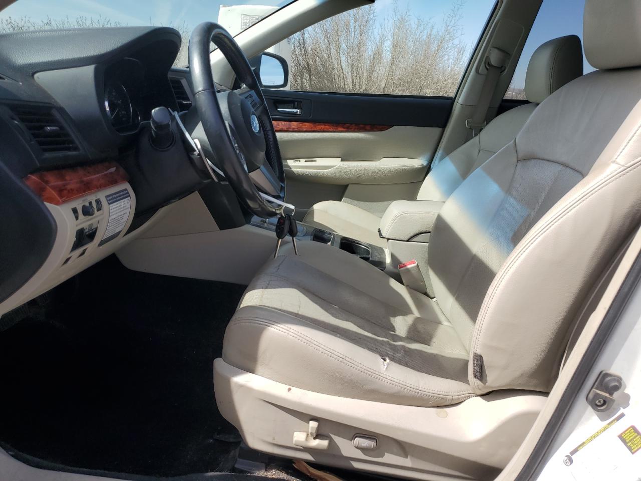 2010 Subaru Outback - Image 7