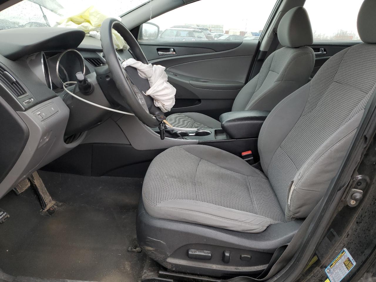 2011 Hyundai Sonata - Image 7