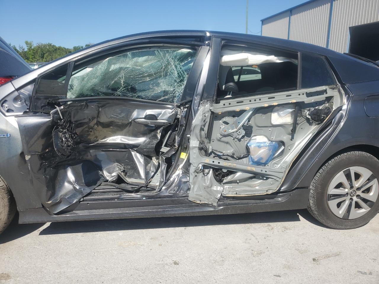 2017 Toyota Prius - Image 7