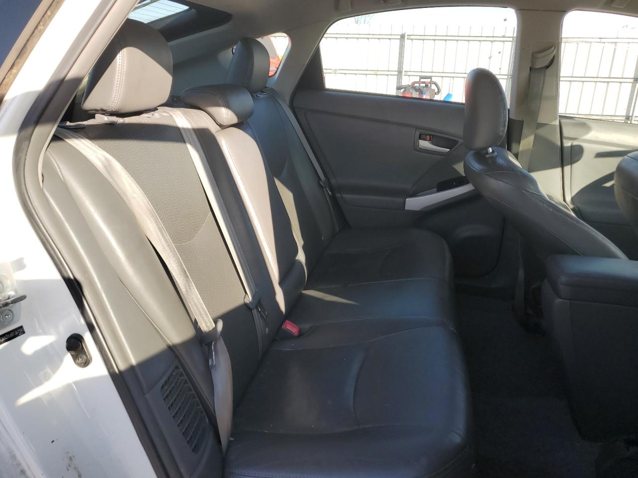 2011 Toyota Prius - Image 11