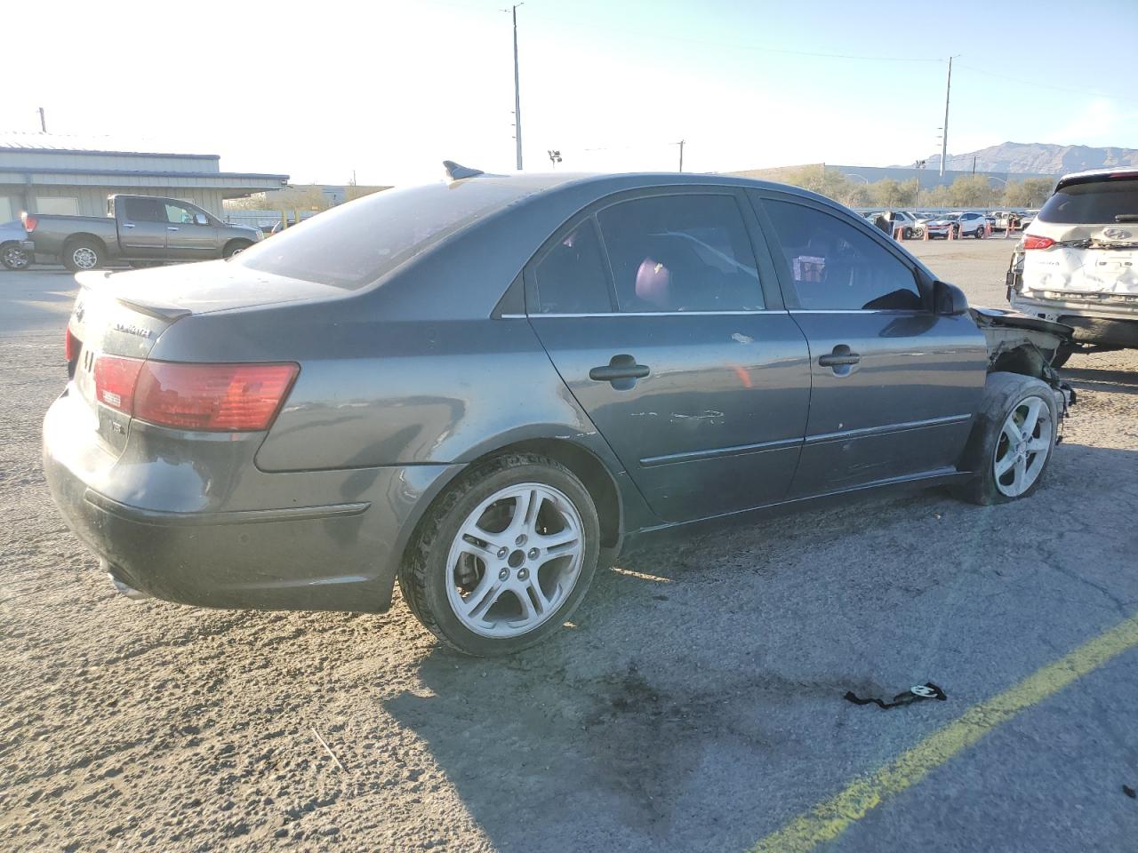 2009 Hyundai Sonata - Image 3