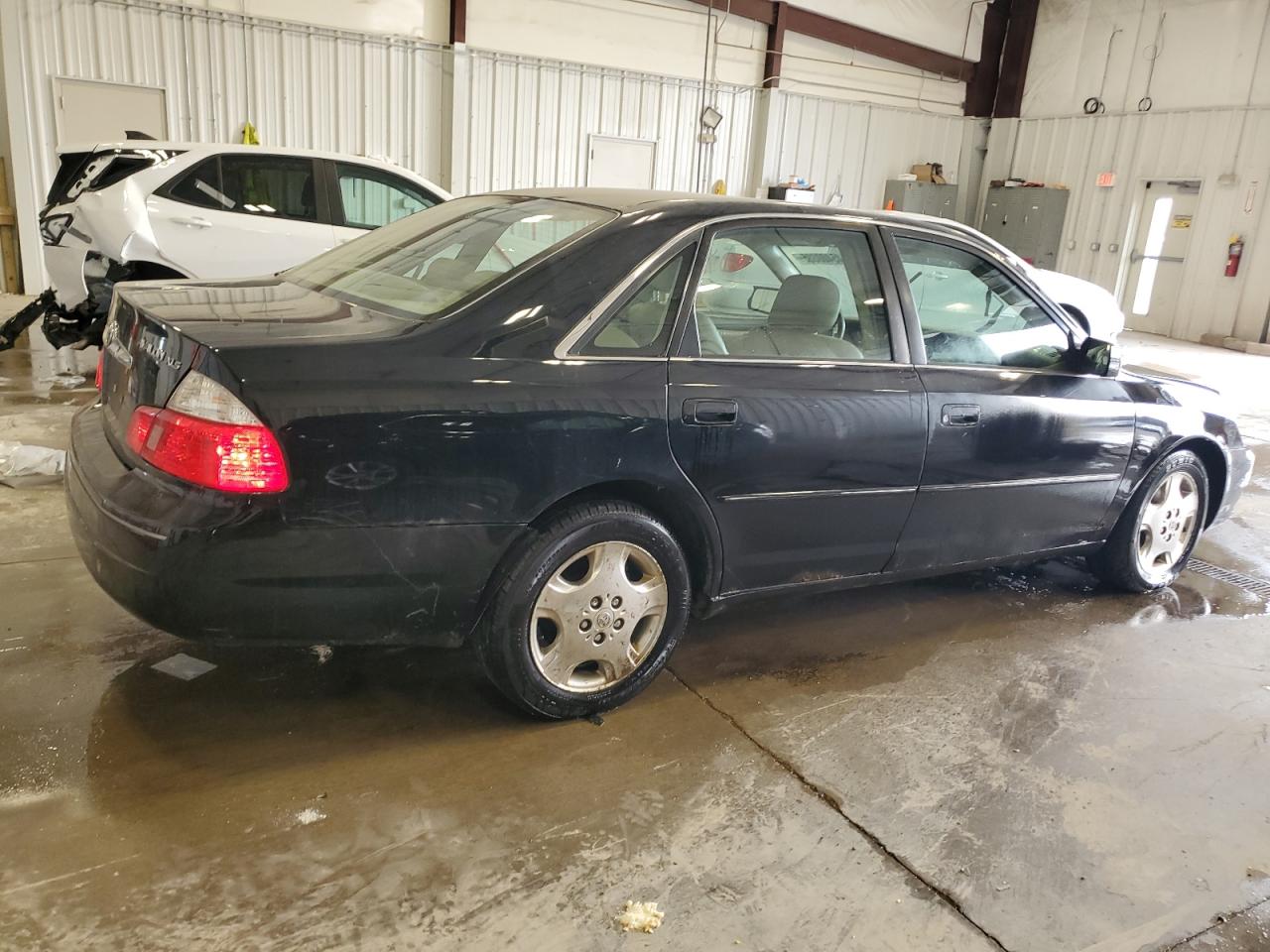 2003 Toyota Avalon - Image 3