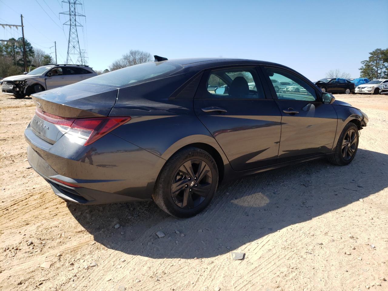 2021 Hyundai Elantra - Image 3