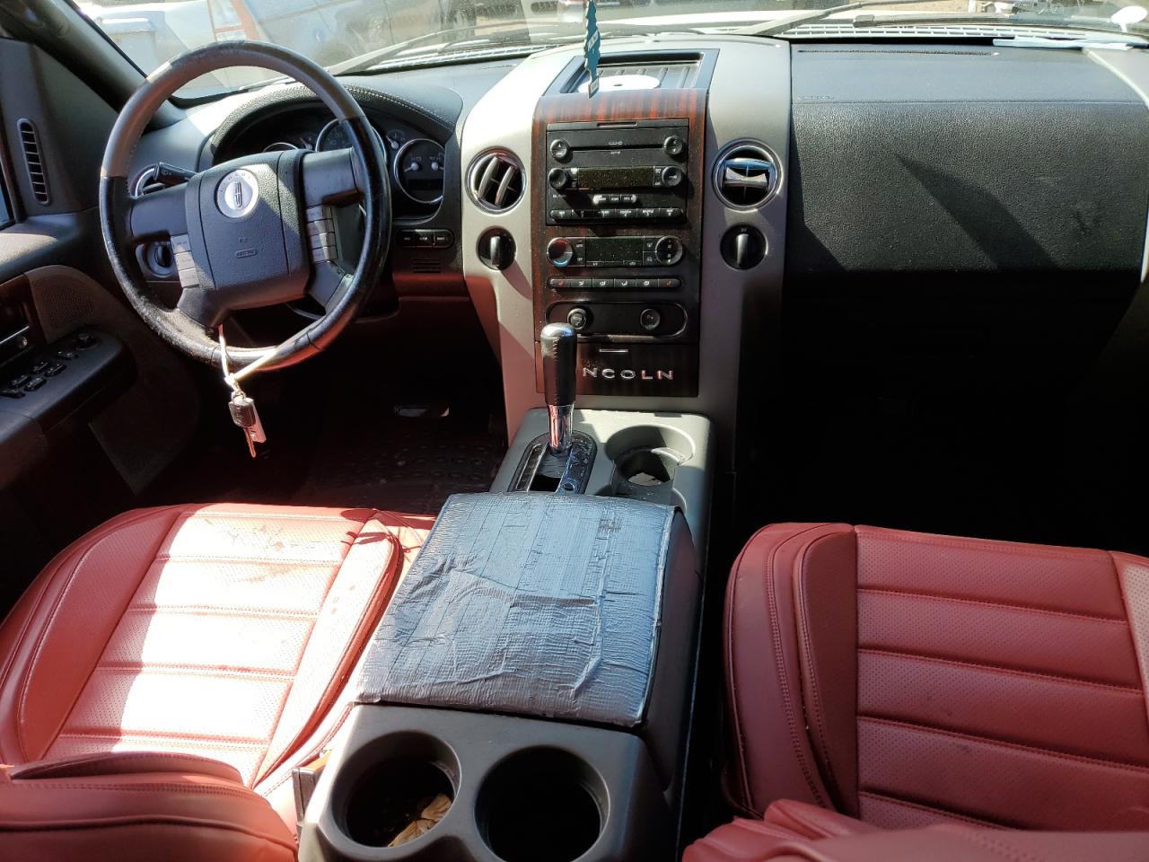 2006 Lincoln Mark LT - Image 8