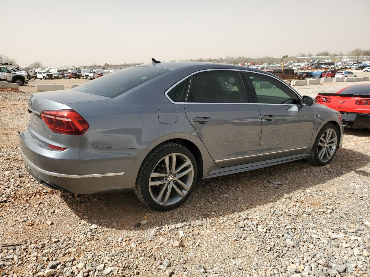 2017 Volkswagen Passat - Image 3