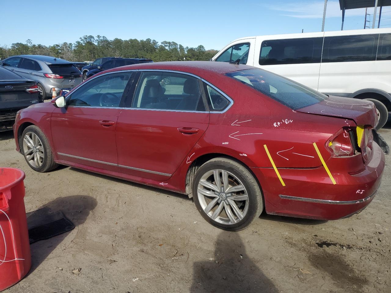 2017 Volkswagen Passat - Image 2