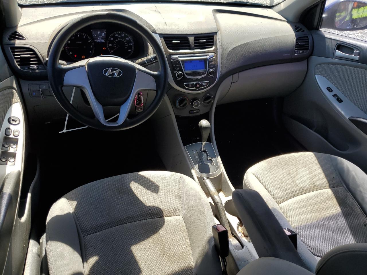 2013 Hyundai Accent - Image 8