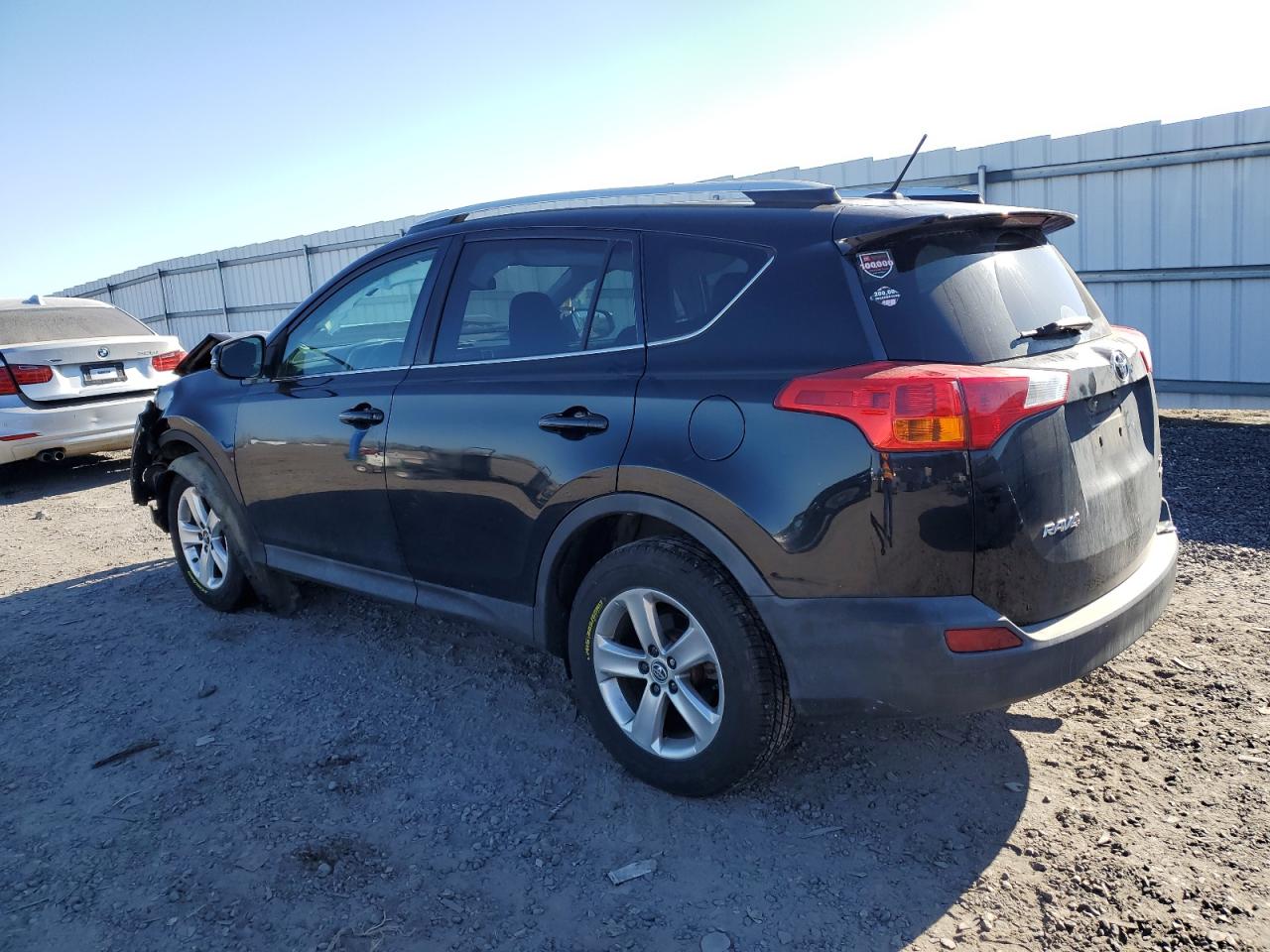 2015 Toyota RAV 4 - Image 2