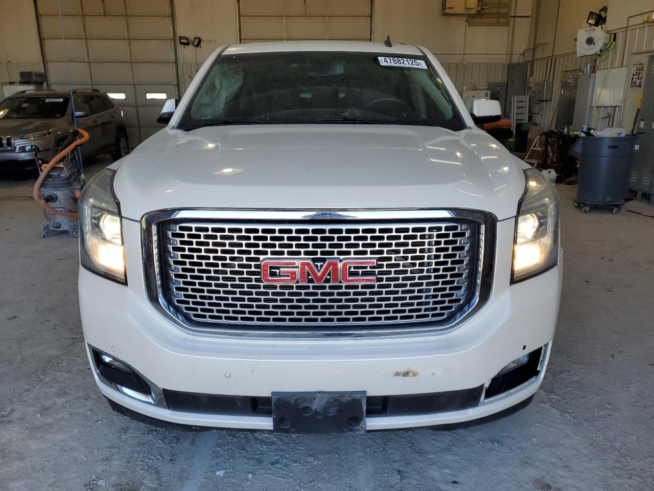 2015 GMC Yukon - Image 5