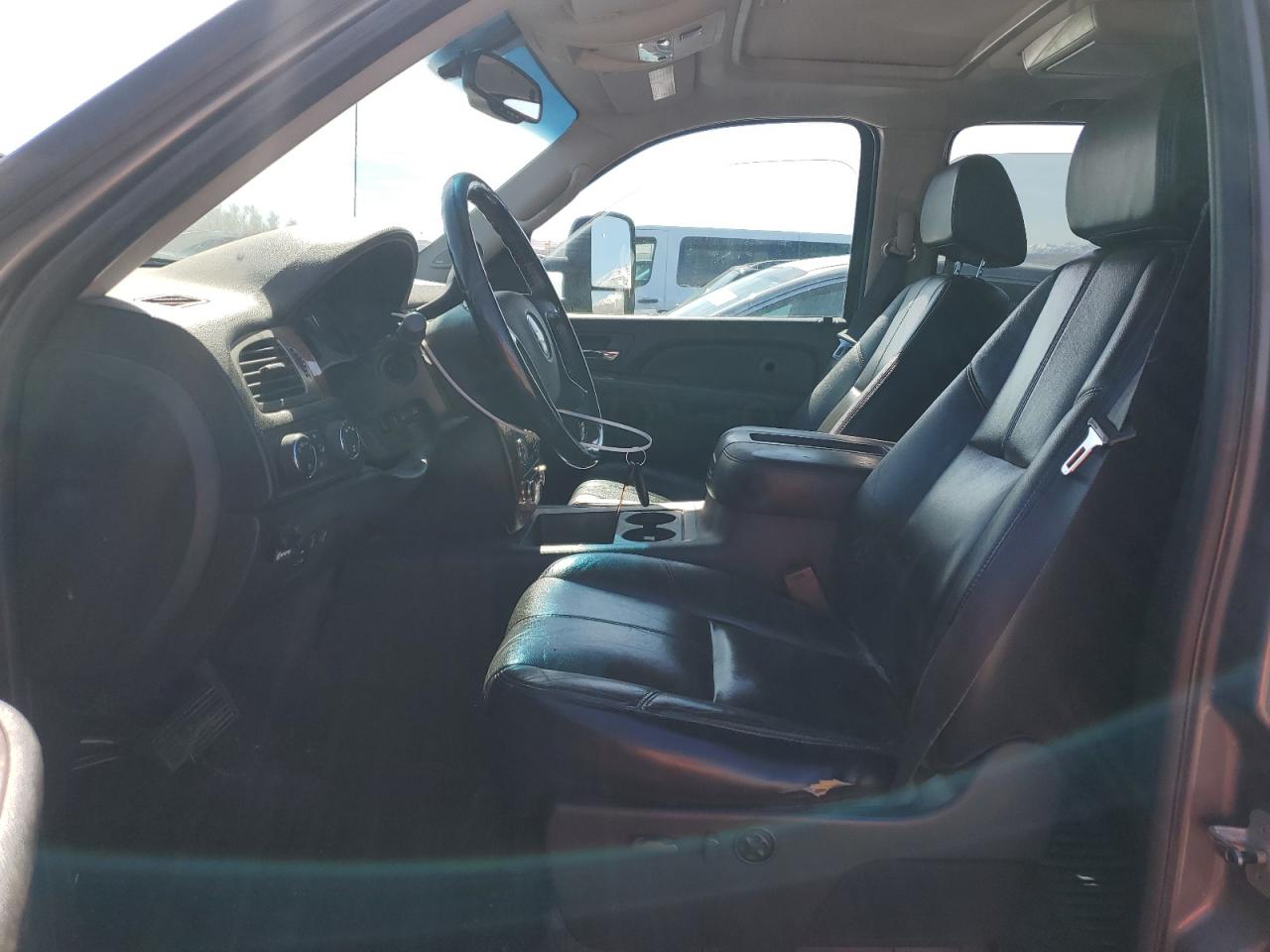 2007 Chevrolet Silverado - Image 7