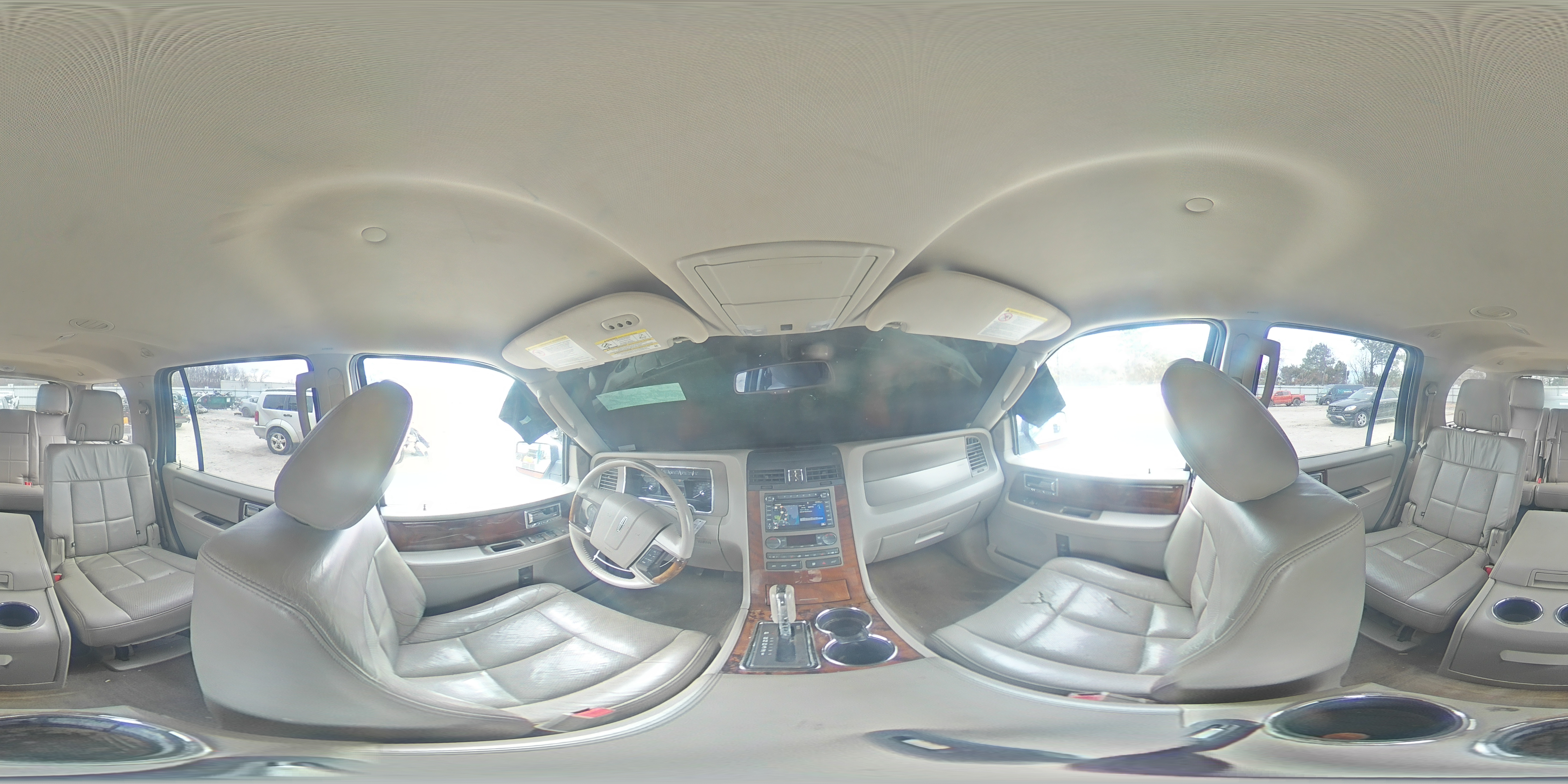 2012 Lincoln Navigator - Image 14