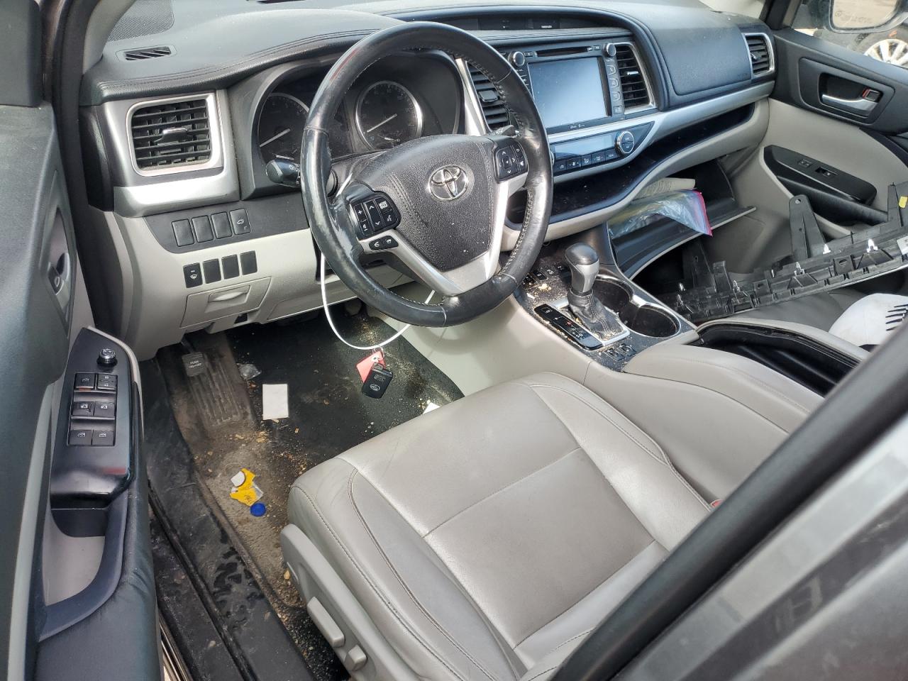 2015 Toyota Highlander - Image 8