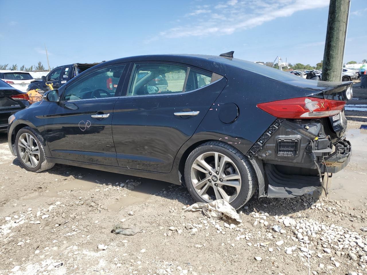 2017 Hyundai Elantra - Image 2