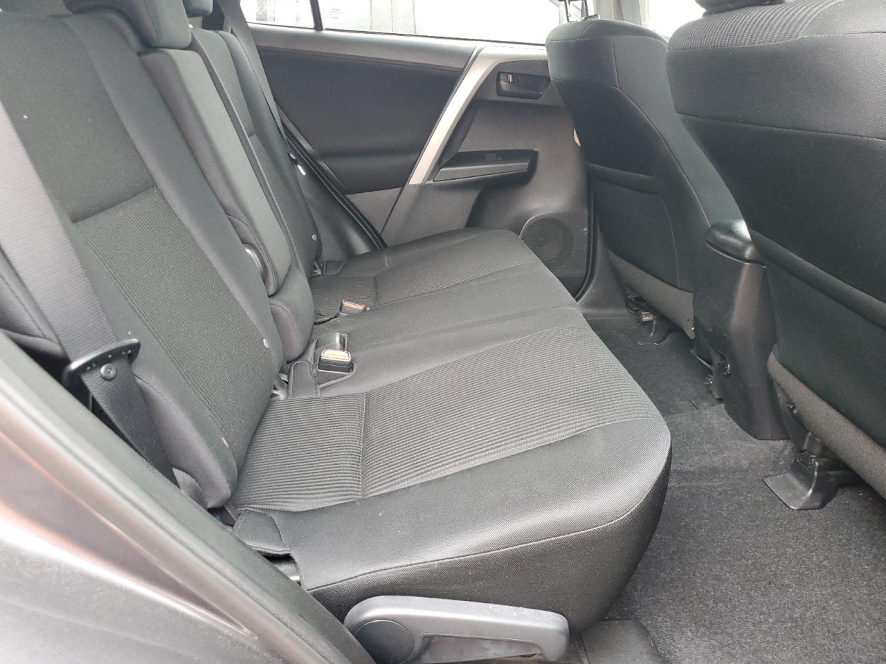 2017 Toyota RAV 4 - Image 11