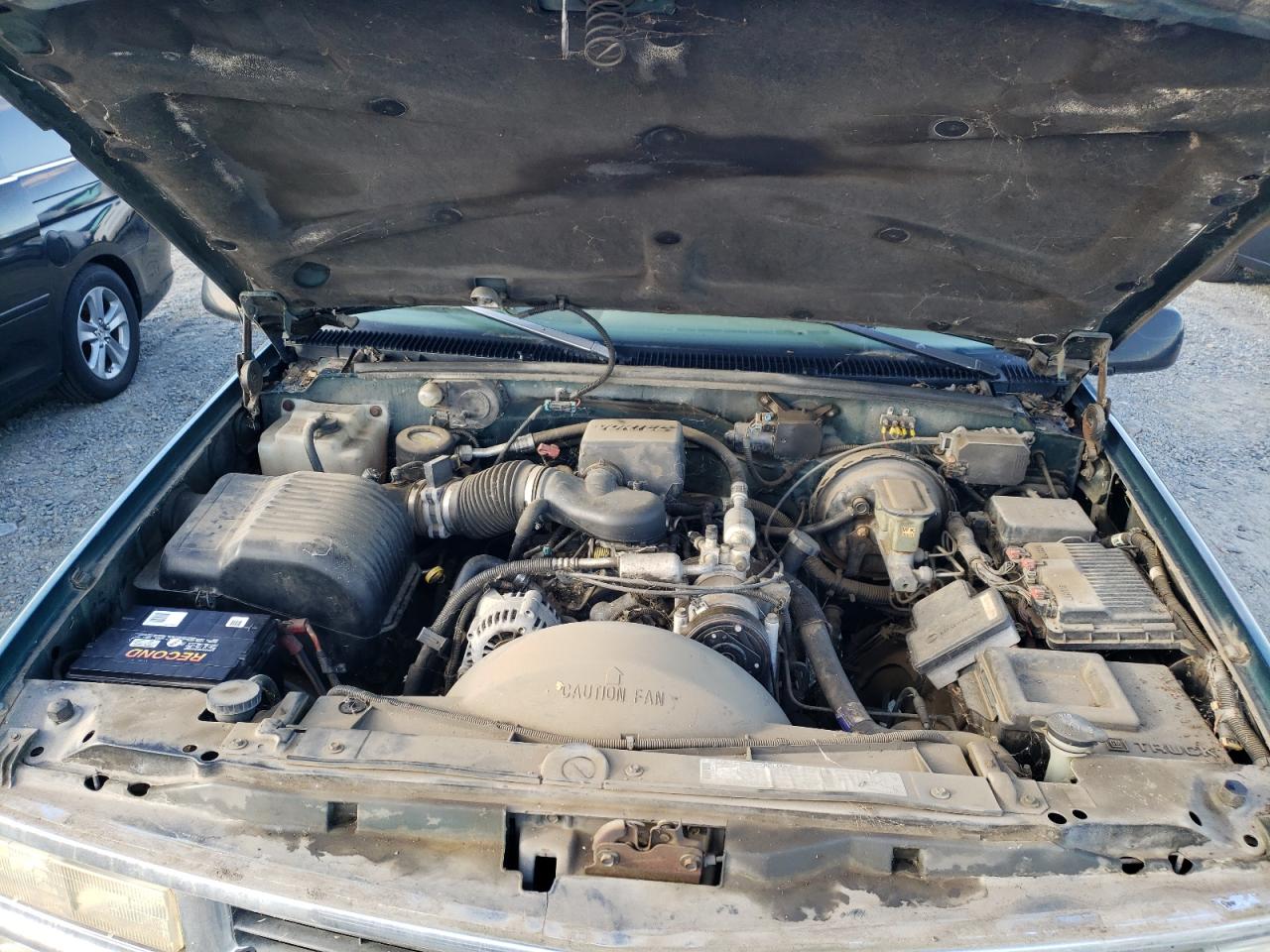 1996 Chevrolet GMT-400 - Image 11