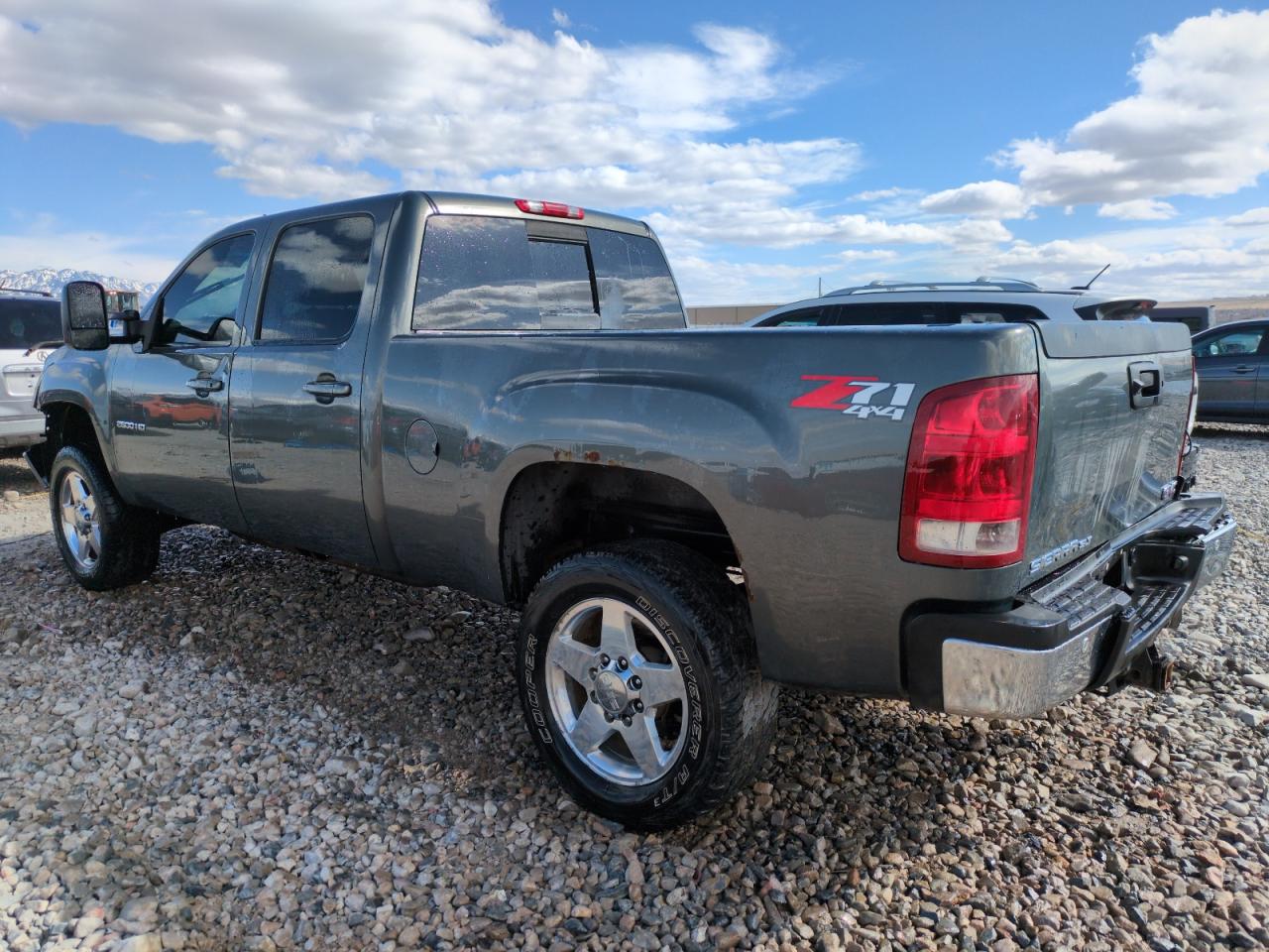 2011 GMC Sierra - Image 2