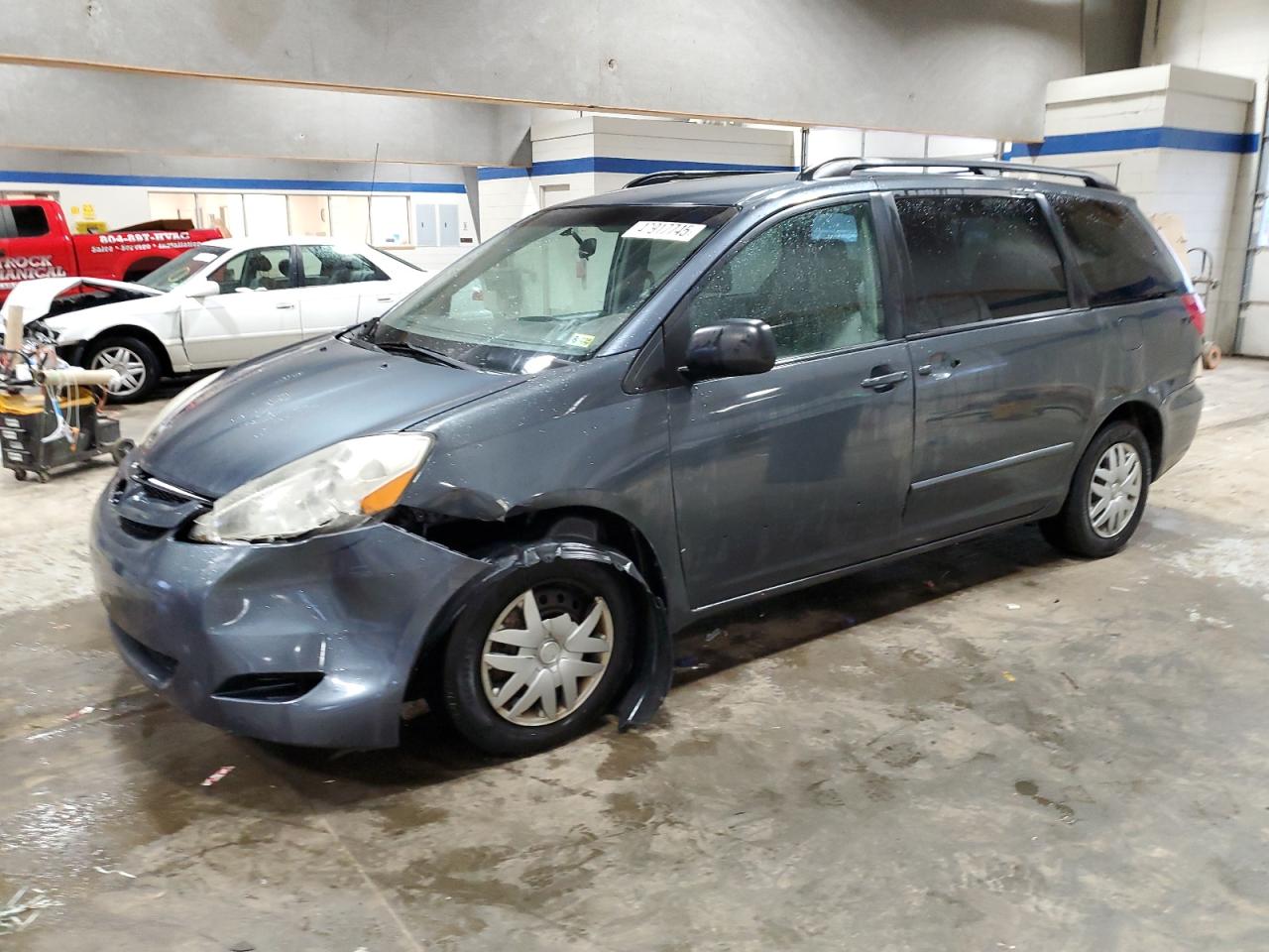 2006 Toyota Sienna - Image 1