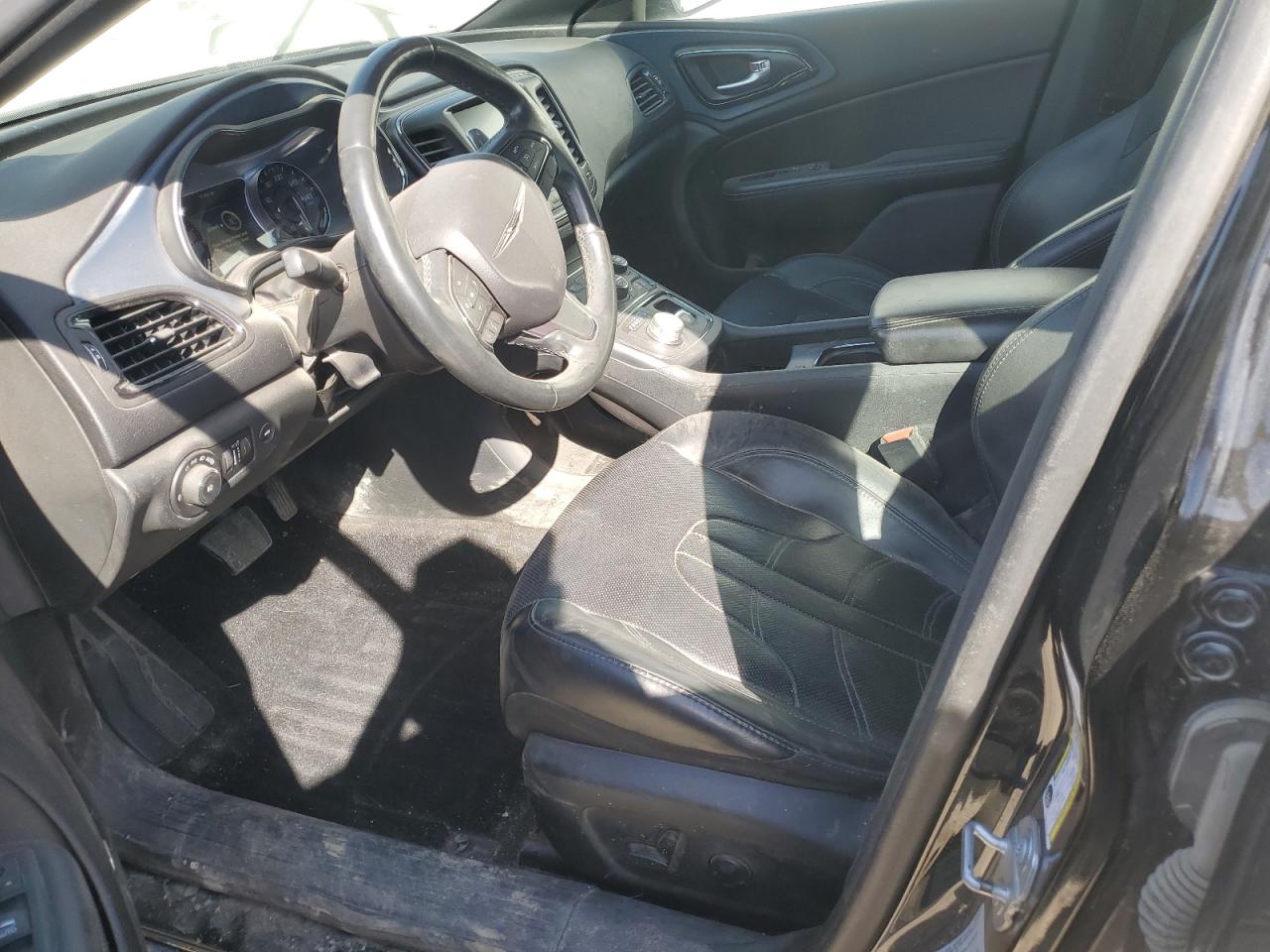 2016 Chrysler 200 - Image 7