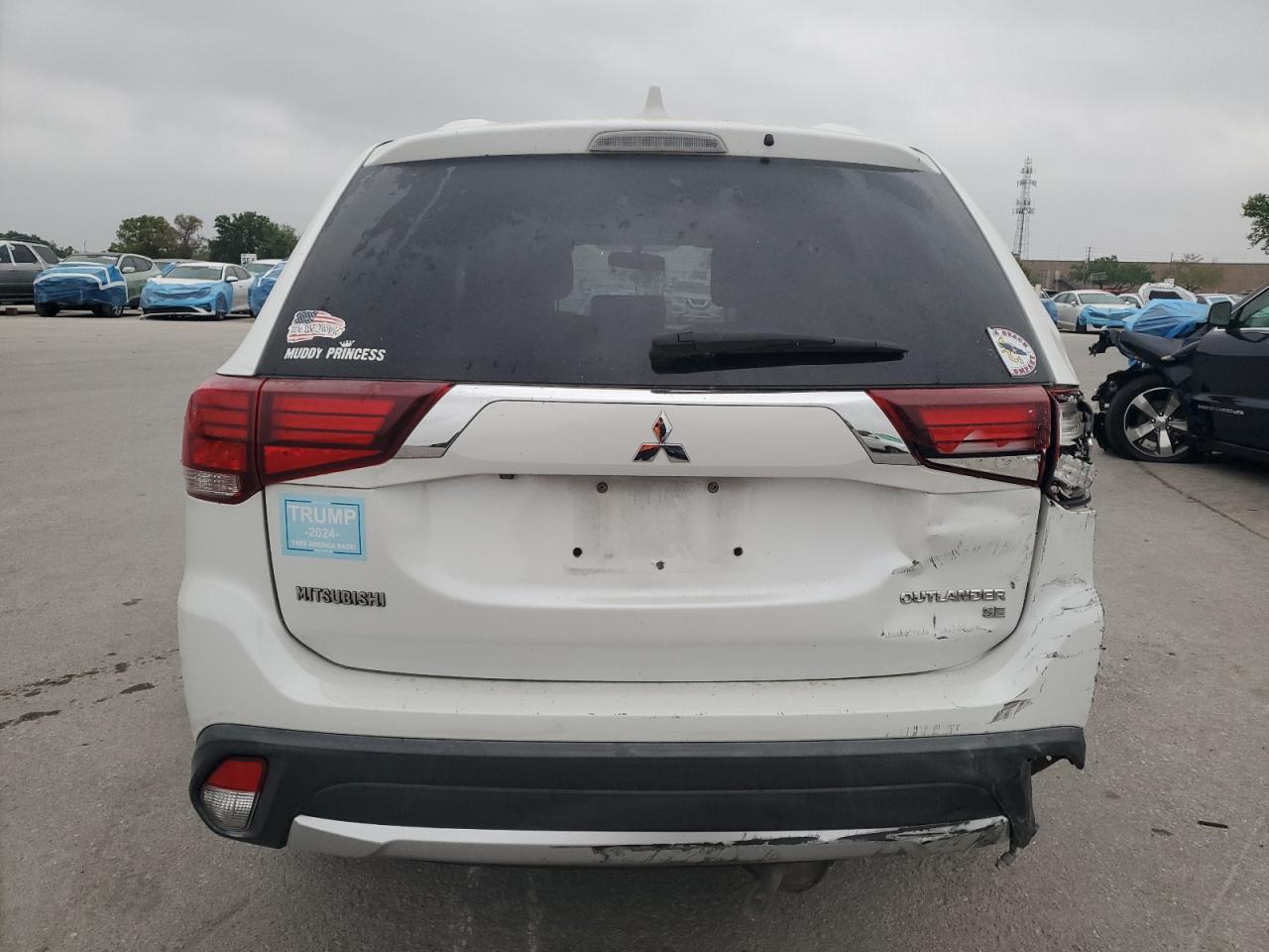 2018 Mitsubishi Outlander - Image 6