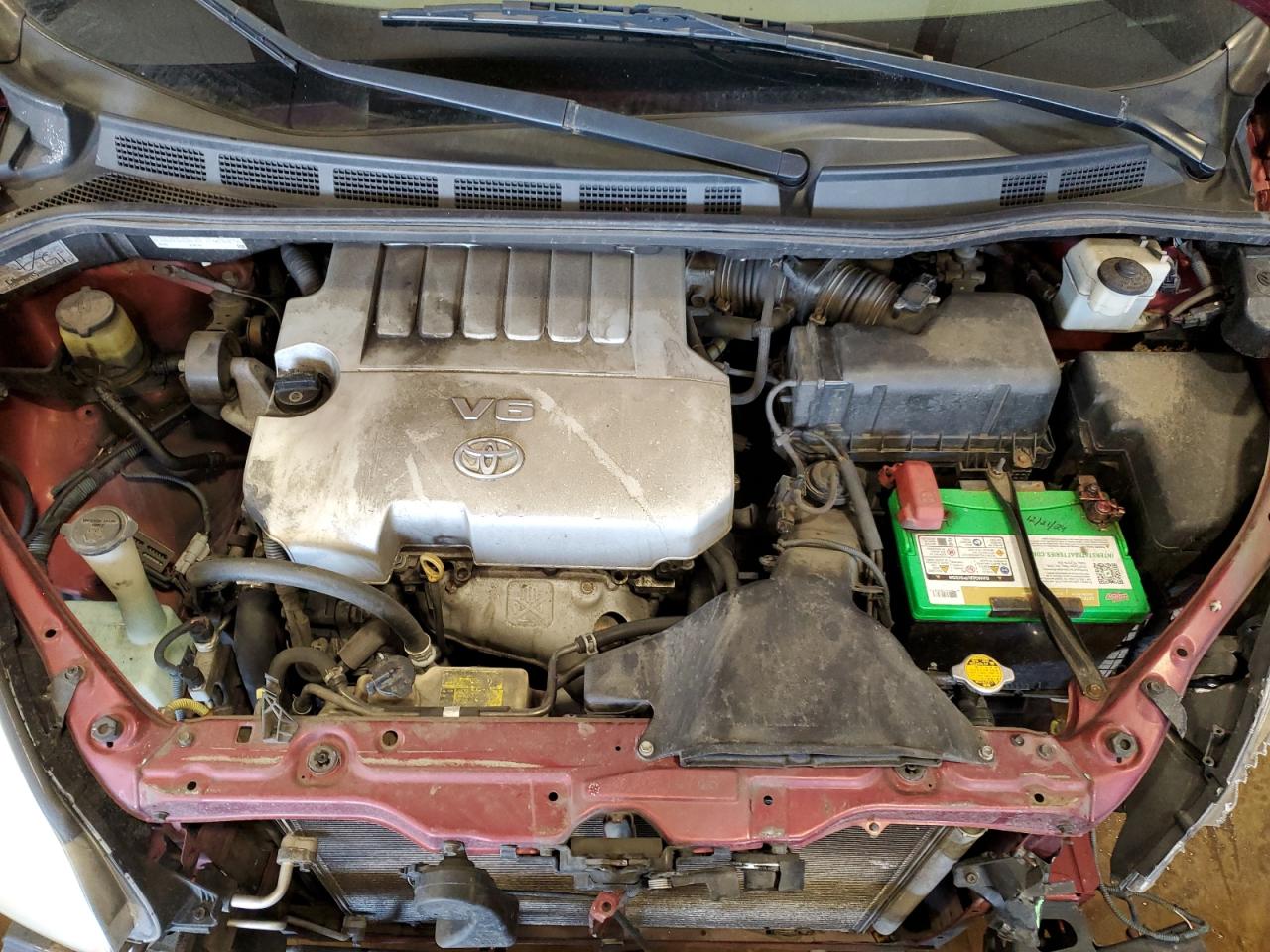 2010 Toyota Sienna - Image 12