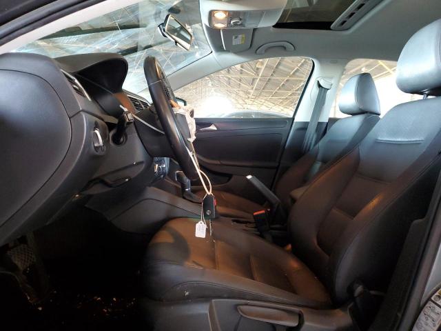 Sedans VOLKSWAGEN JETTA 2012 Szary