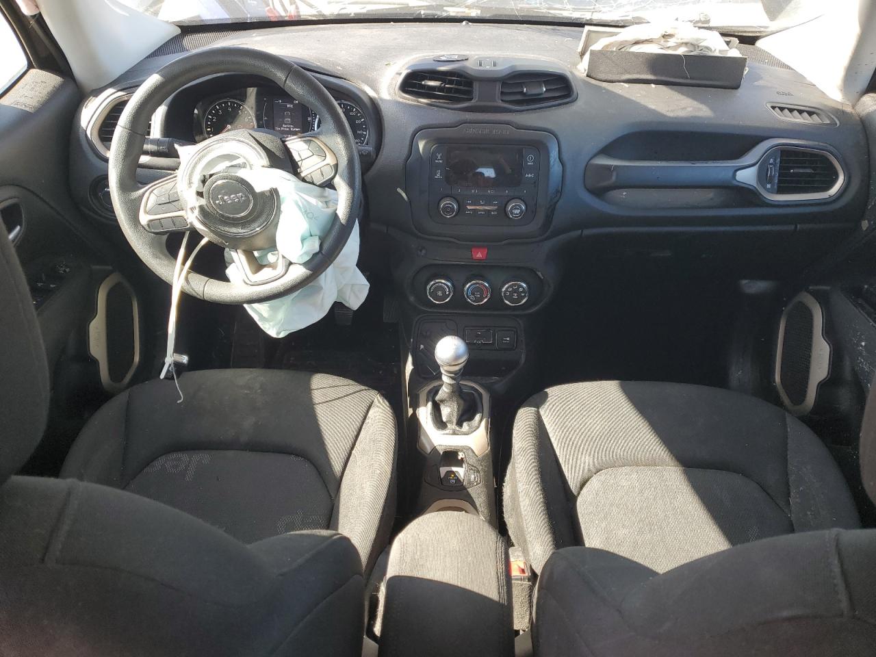 2017 Jeep Renegade - Image 8