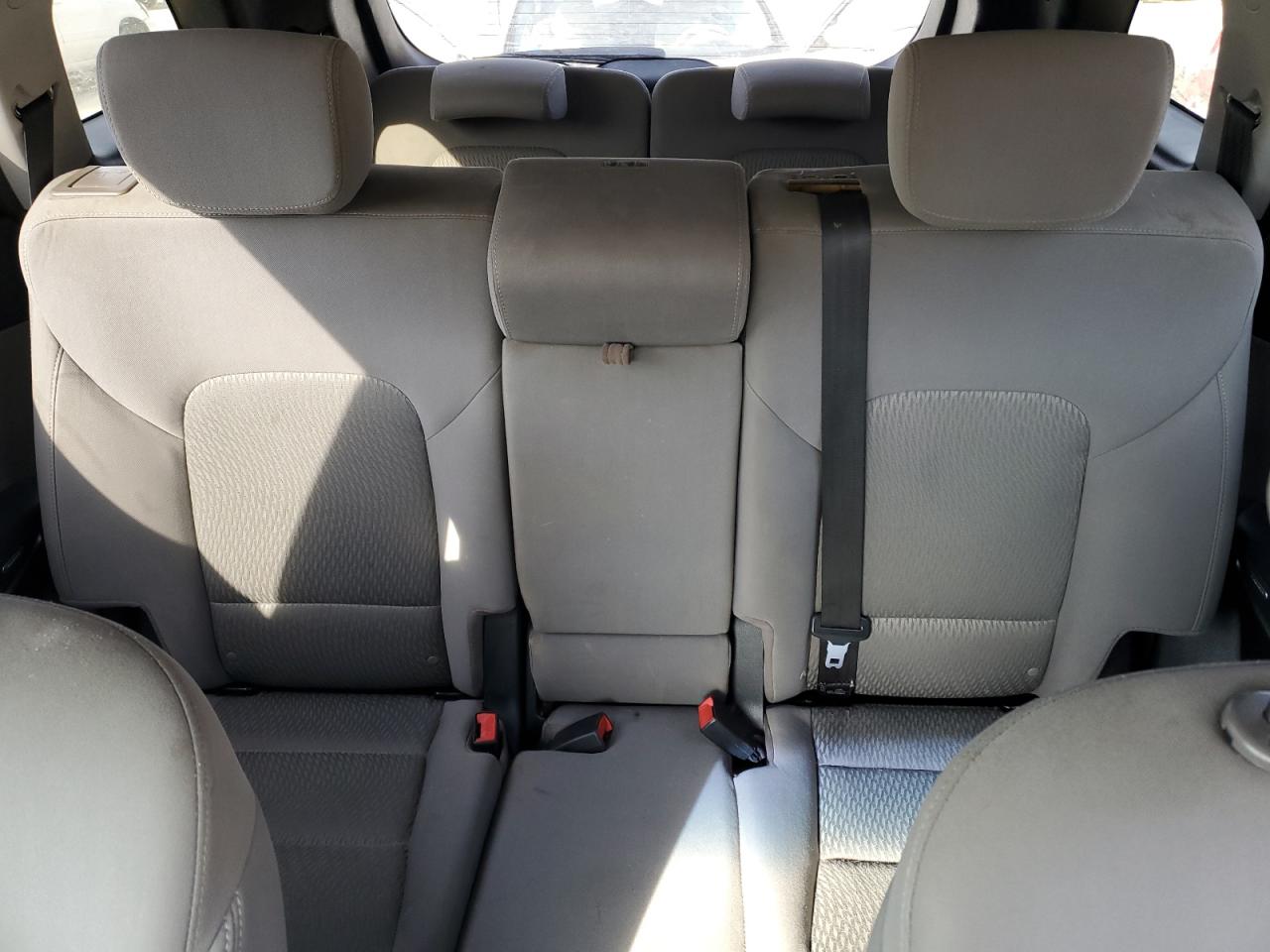 2017 Hyundai Santa Fe - Image 10