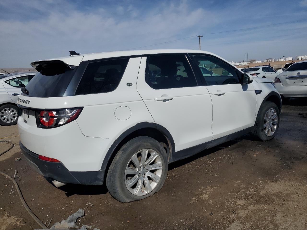 2016 Land Rover Discovery - Image 3