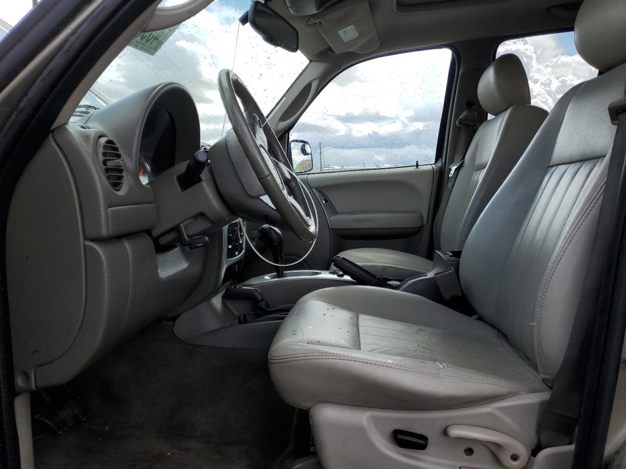2006 Jeep Liberty (North America) - Image 7