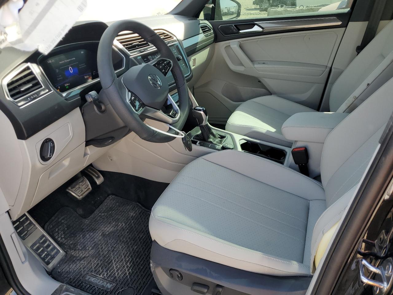 2024 Volkswagen Tiguan - Image 7