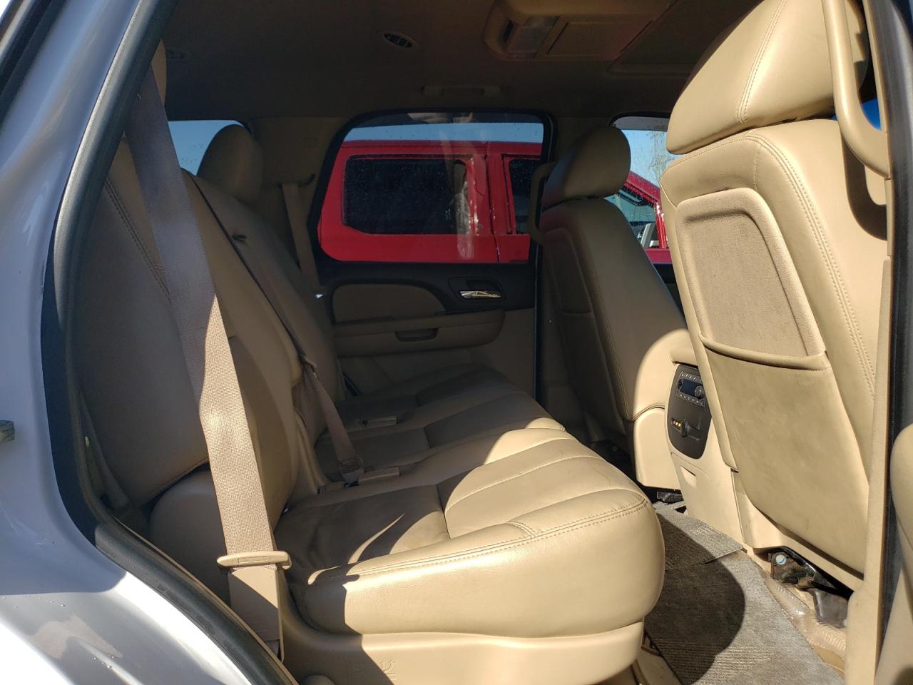 2011 Chevrolet Tahoe - Image 11