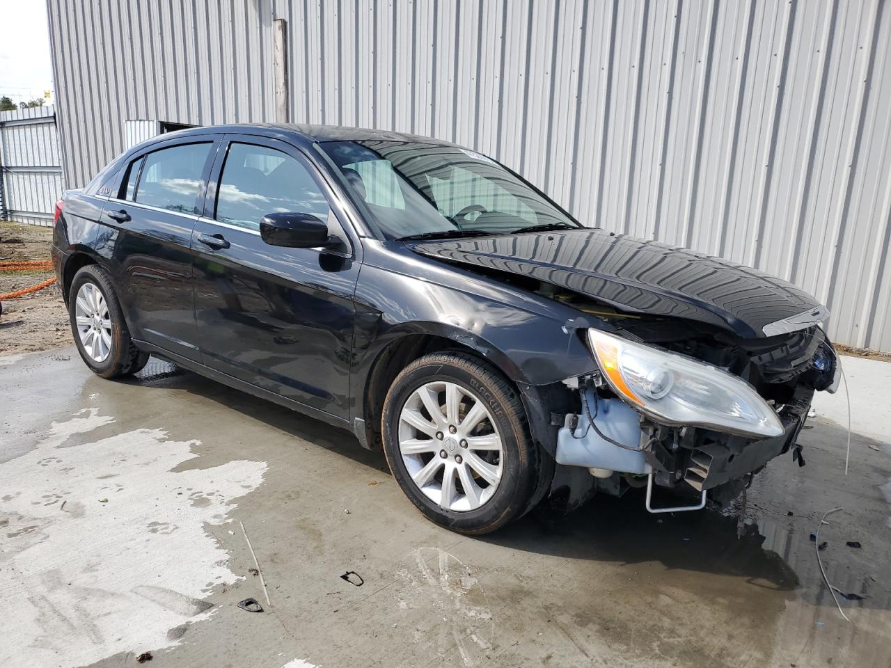 2013 Chrysler 200 - Image 4
